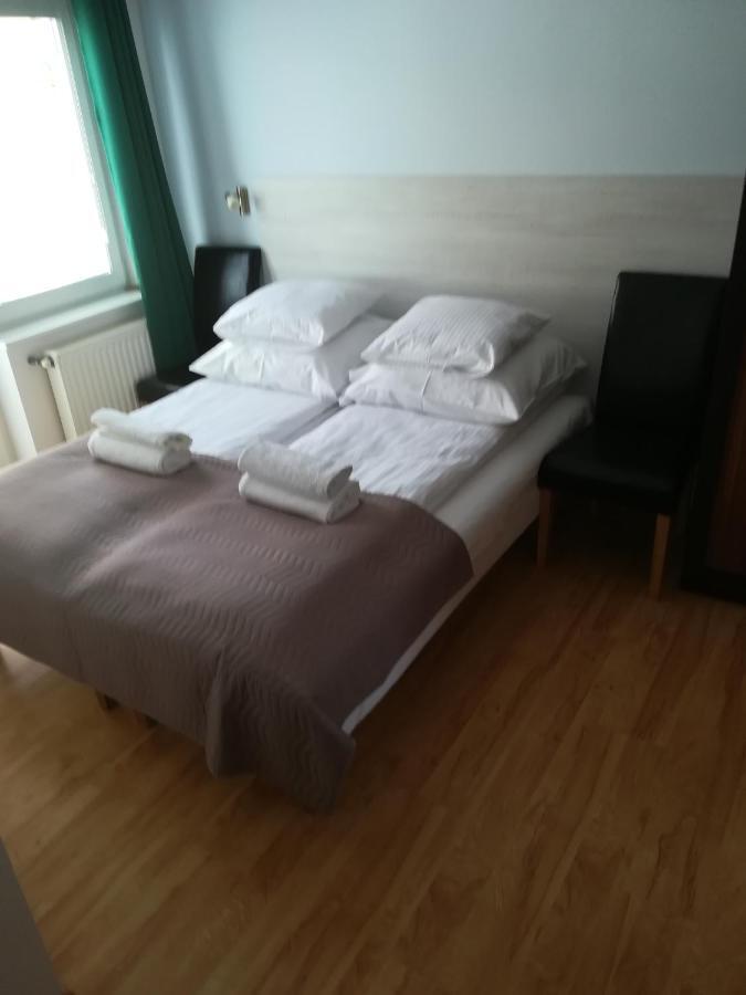 Pokoje Goscinne Jutrzenka Swarzewo Exterior foto